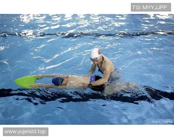 短池游泳的魅力与技术提升探讨如何在有限空间中实现高效训练与竞技表现 短池游泳的魅力与技术提升探讨如何在有限空间中实现高效训练与竞技表现