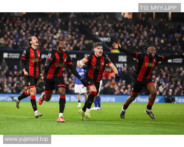 南安普顿主场大胜伯恩茅斯，英超豪门陷低谷！