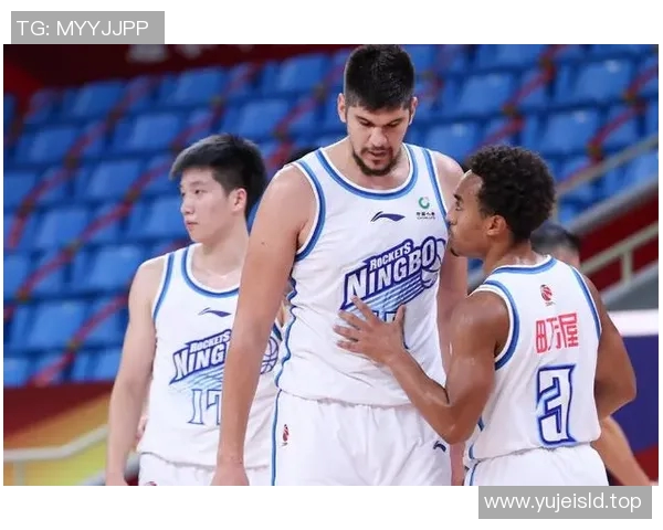 马尔科-查卡莱维奇在CBA赛场上展现出色表现，获赞无数