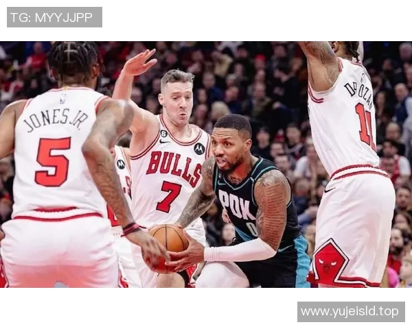 开拓者与勇士全场激战回顾精彩瞬间与关键时刻分析 开拓者与勇士全场激战回顾精彩瞬间与关键时刻分析