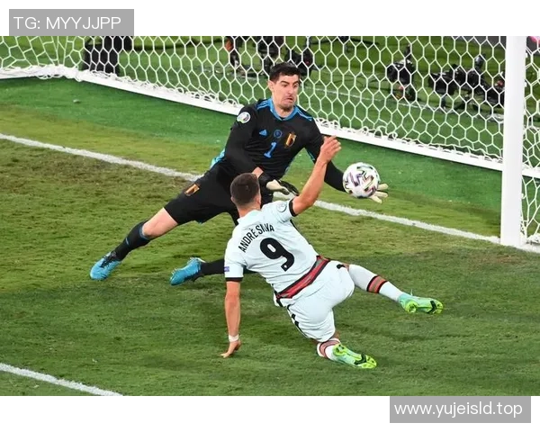 库尔图瓦:守护球门的铁血战士与足球传奇的崛起之路 库尔图瓦:守护球门的铁血战士与足球传奇的崛起之路